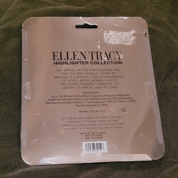 NEW Ellen Tracy 5 Highlighter Palette with Brush - Picture 2 of 2